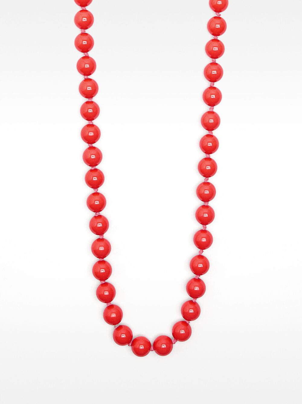 Single-color bead necklace