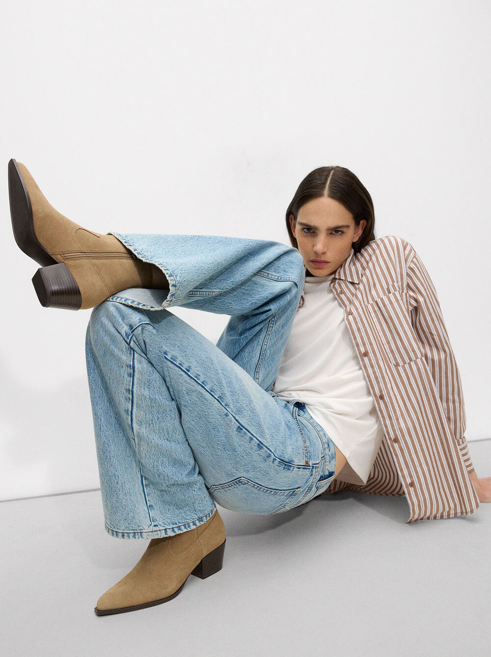 Botins de pell amb costures d'estil cowgirl
