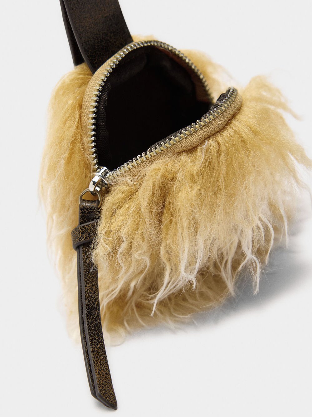 Fur-effect keychain coin purse charm