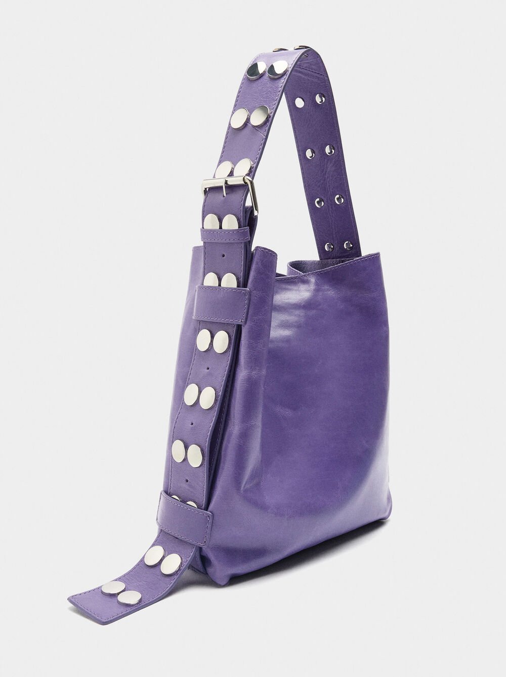 Borsa a spalla in pelle con borchie