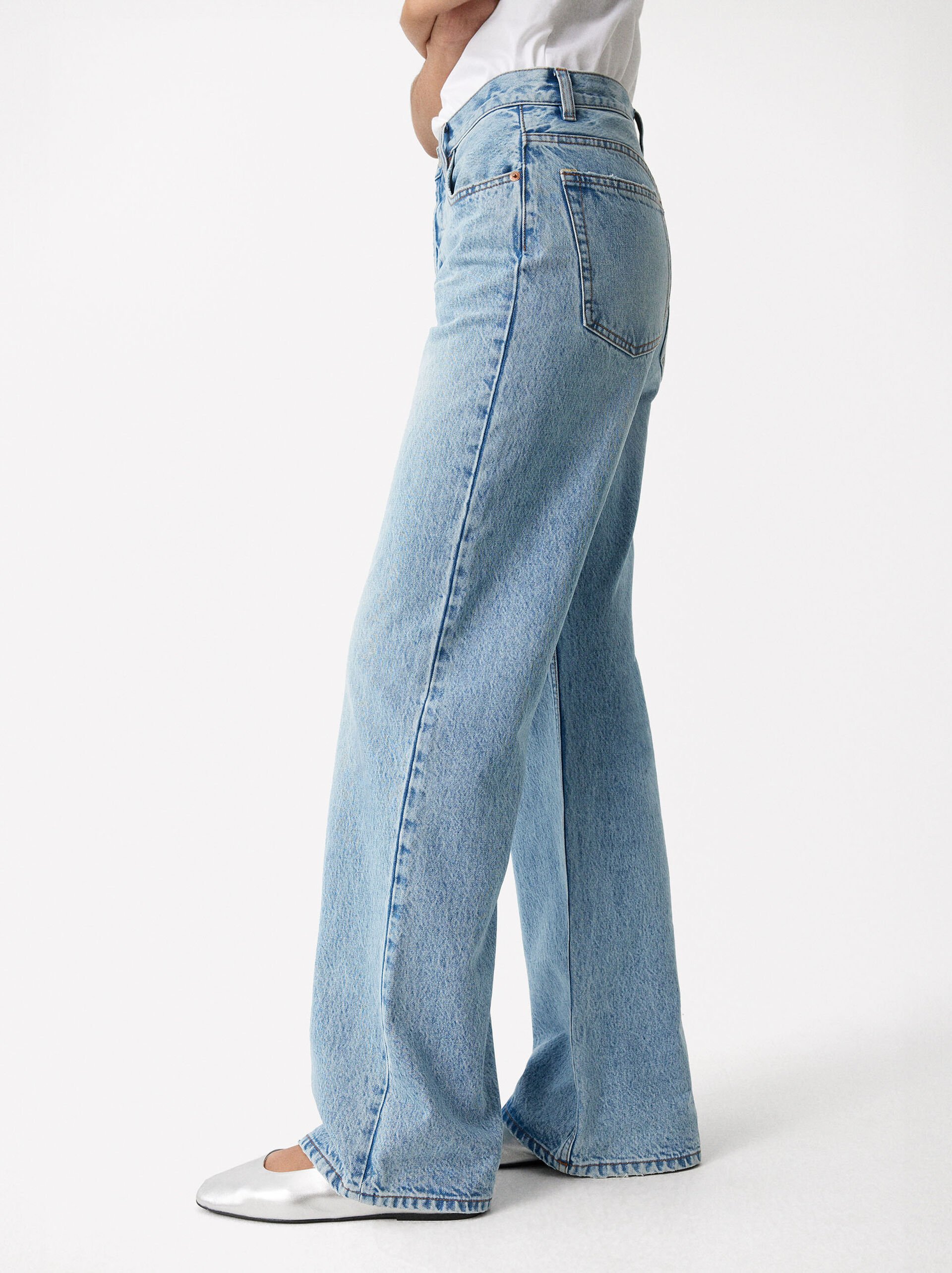 Straight Fit Jeans image number 4.0