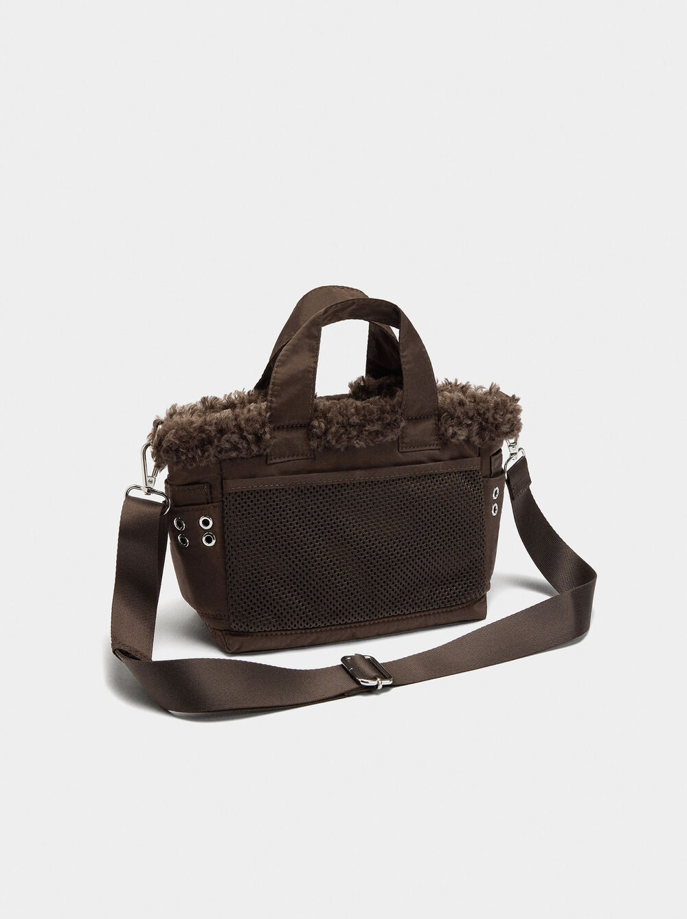 Tote bag of nylon with edge fur effect