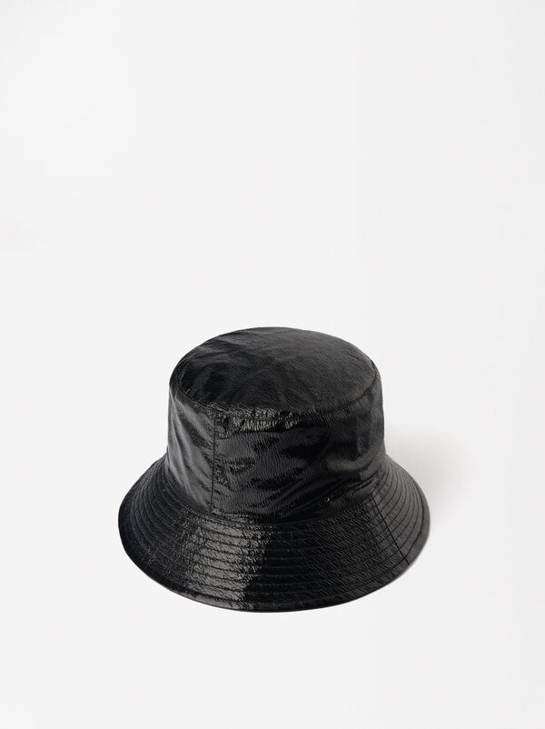 Reversible bucket hat