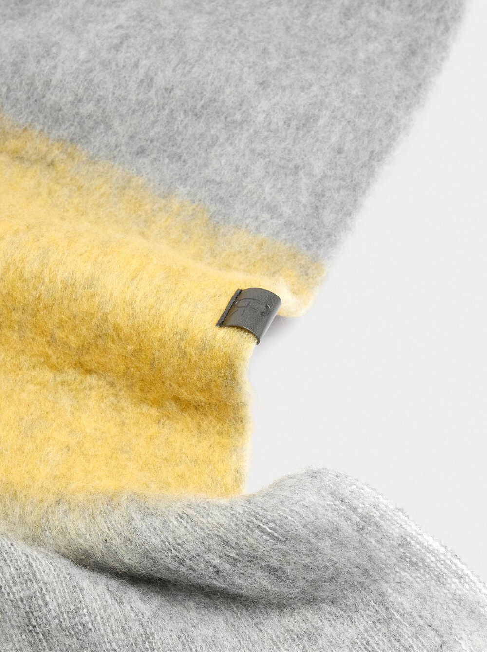 Scarf with wool blend