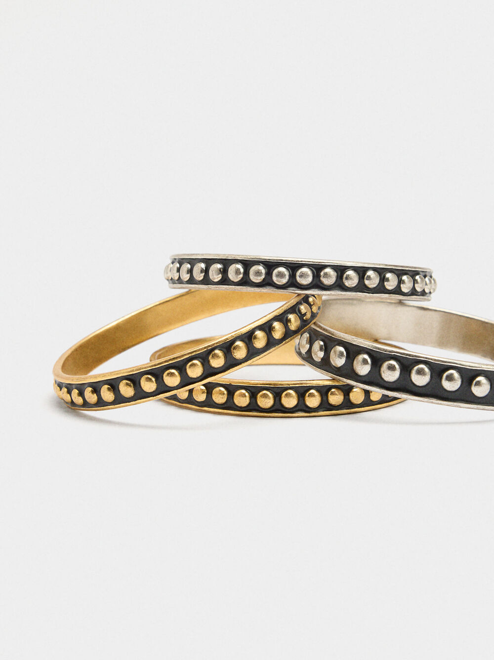 Bicolor set of bracelets with enamel