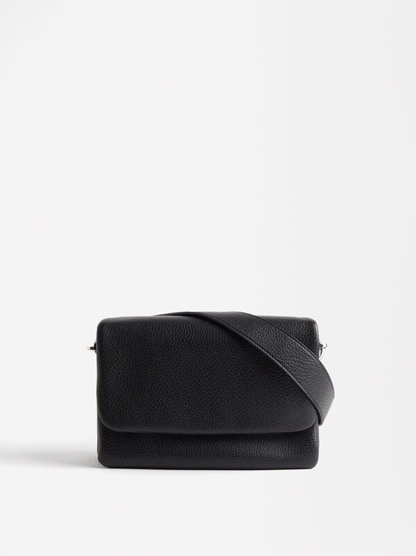 Crossbag mit Klappenverschluss