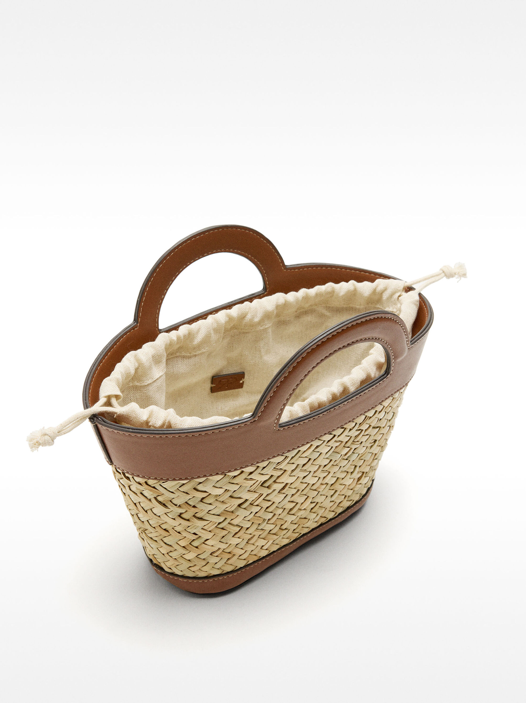 Straw tote bag with crossbody strap S image number 4.0