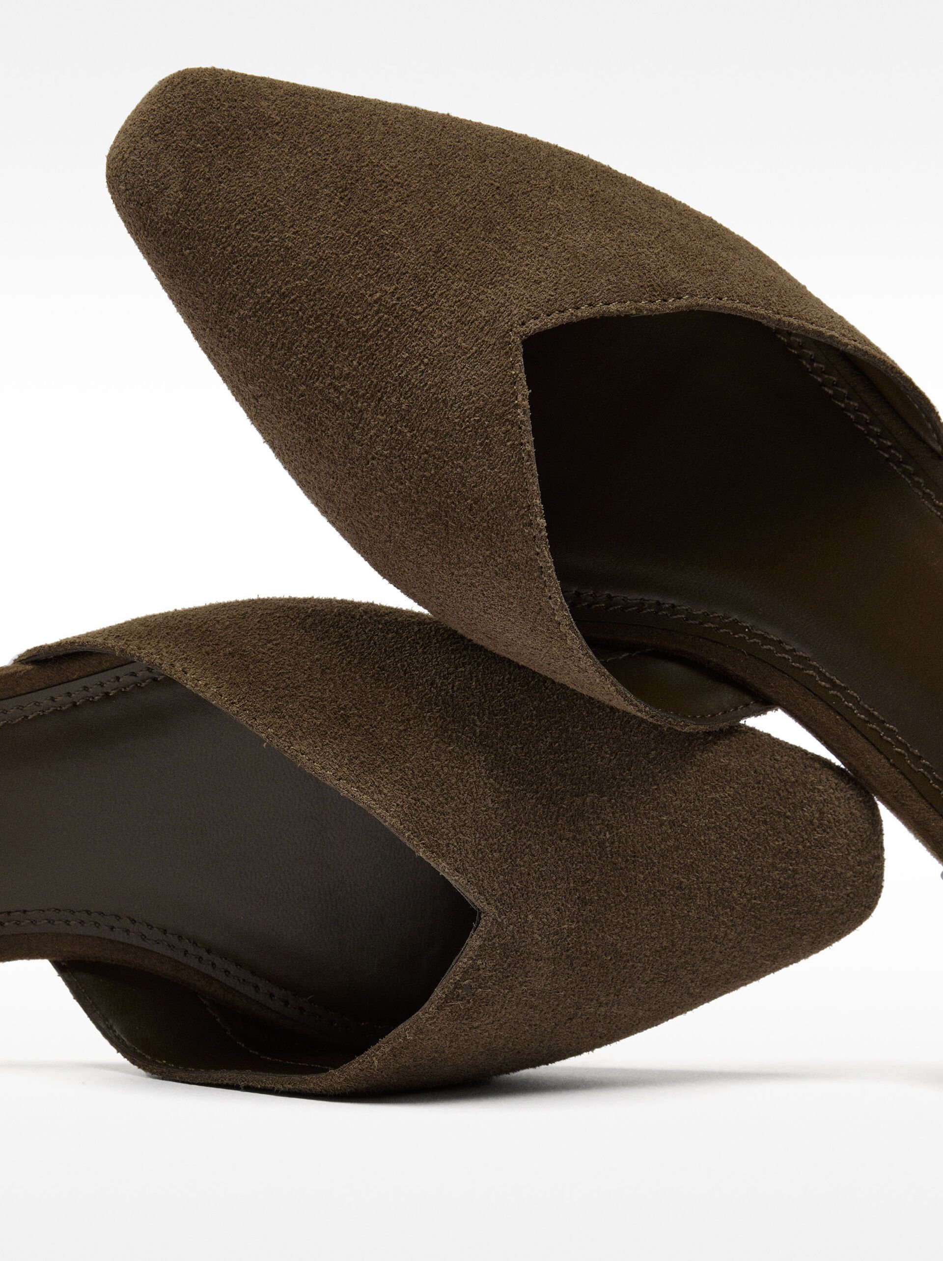 Leather ballet flats with bracelet image number 5.0