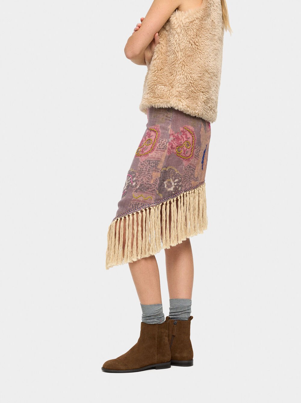 Leather ankle boots with low heel