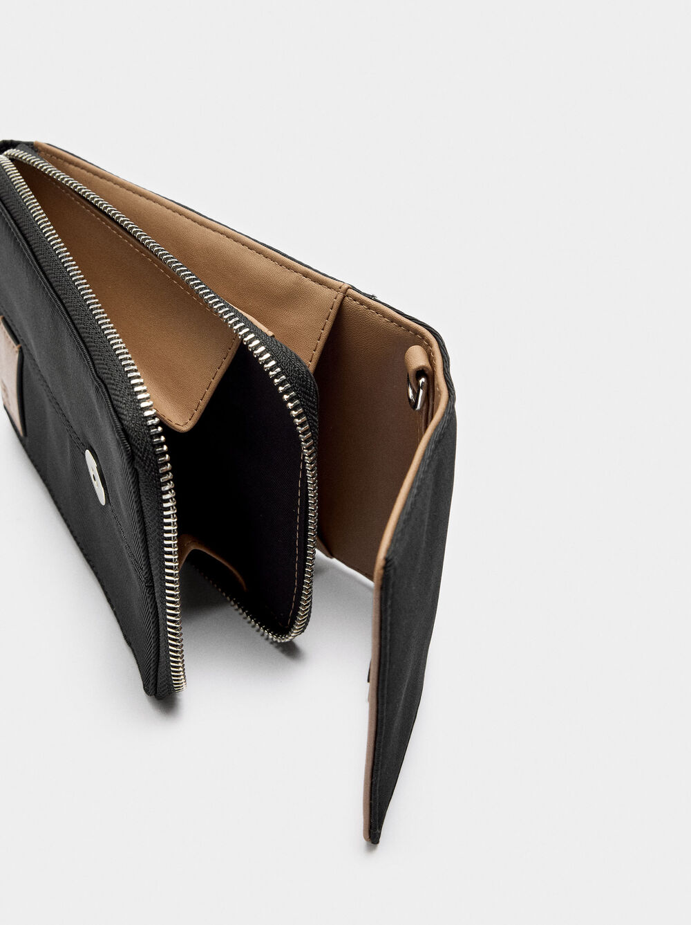 Borsa per cellulare effetto nylon