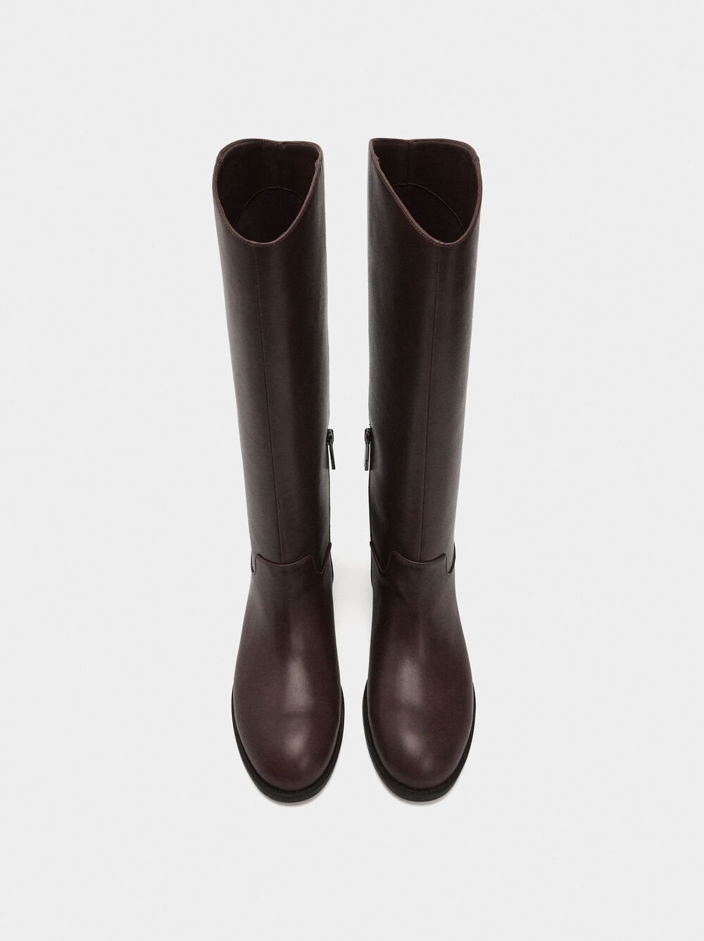 High shaft boots with low heel