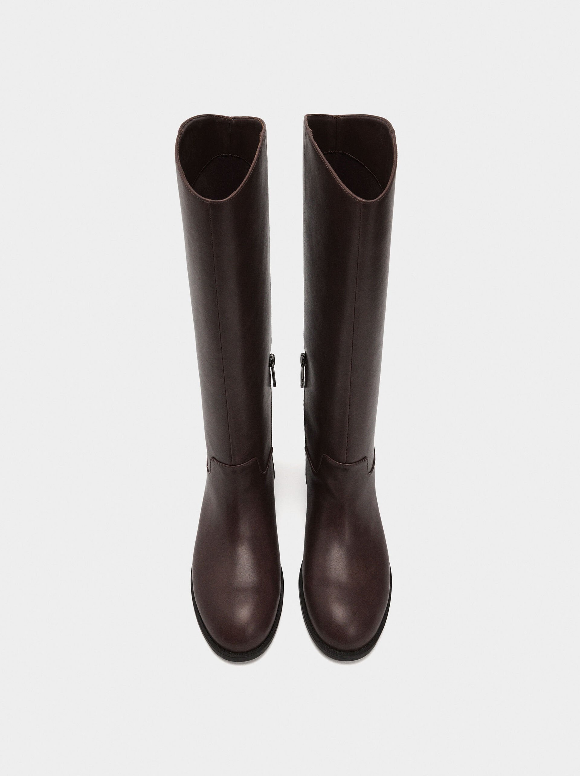 High shaft boots with low heel image number 0.0
