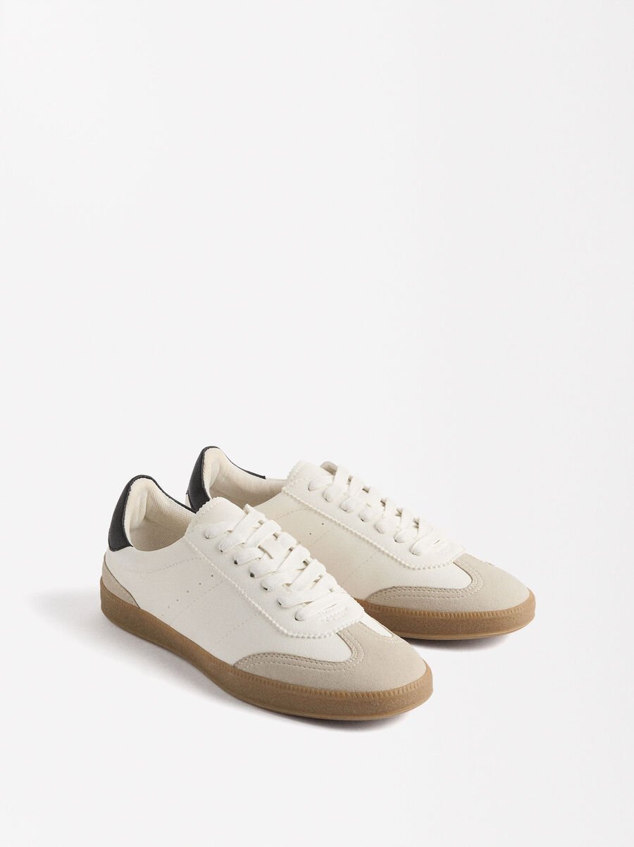 Contrast sneakers