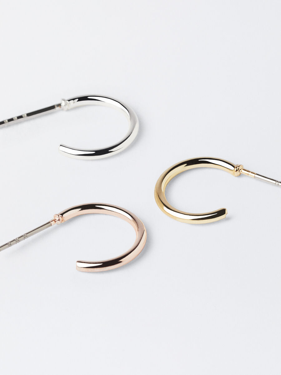 Set of basic small hoop earrings