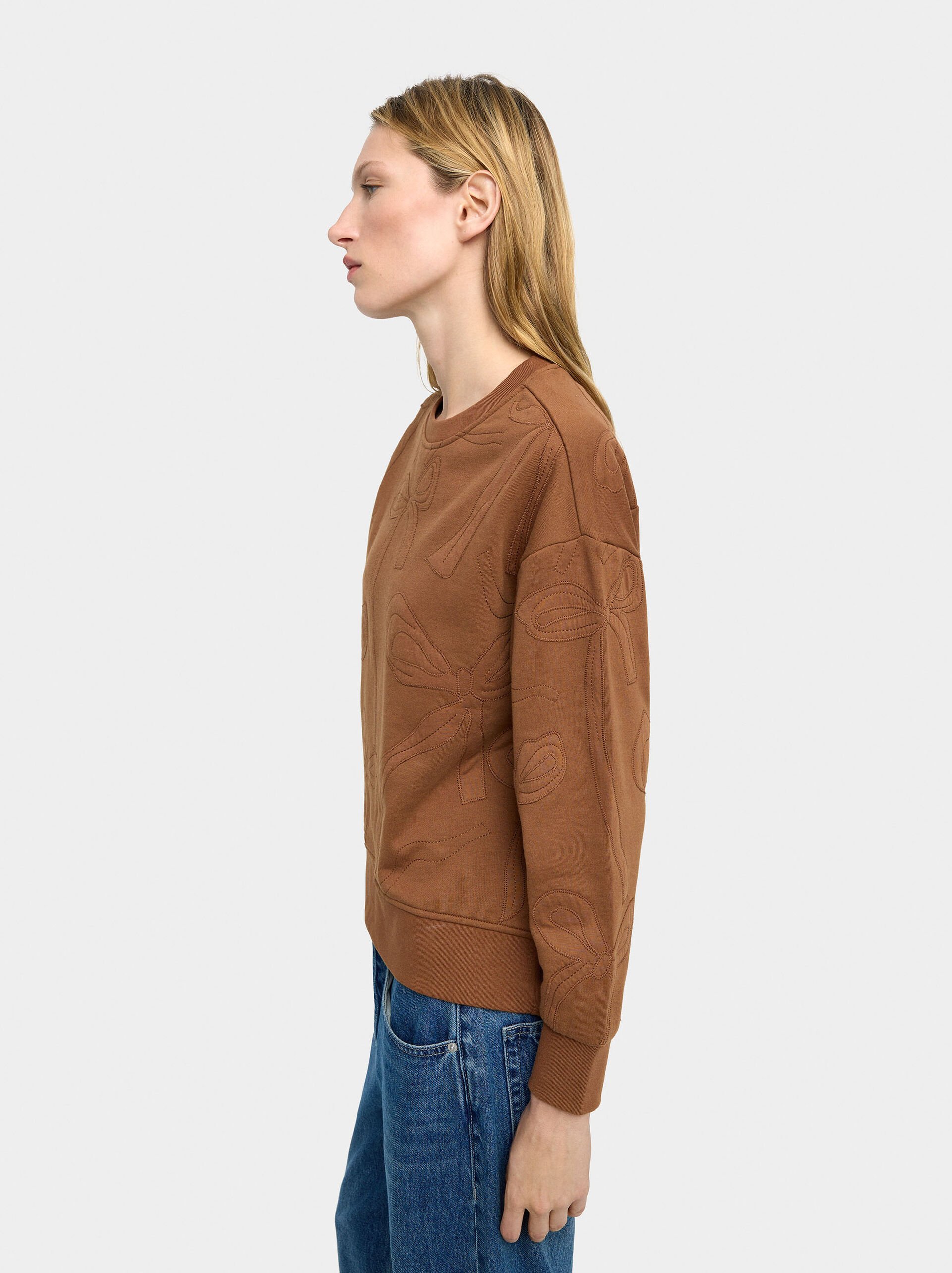 Sweatshirt avec nœuds brodés image number 2.0