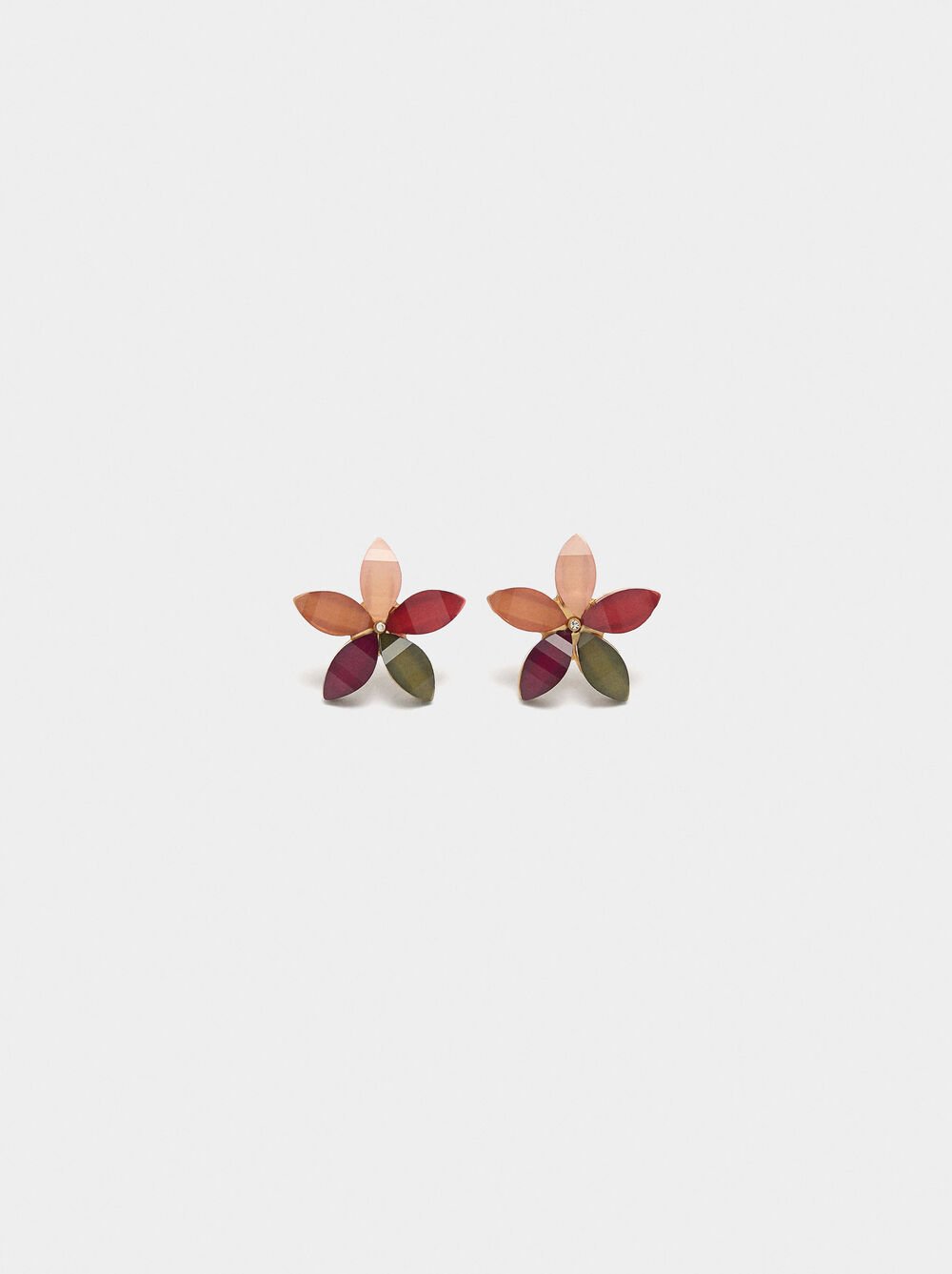 Flower earrings with resin