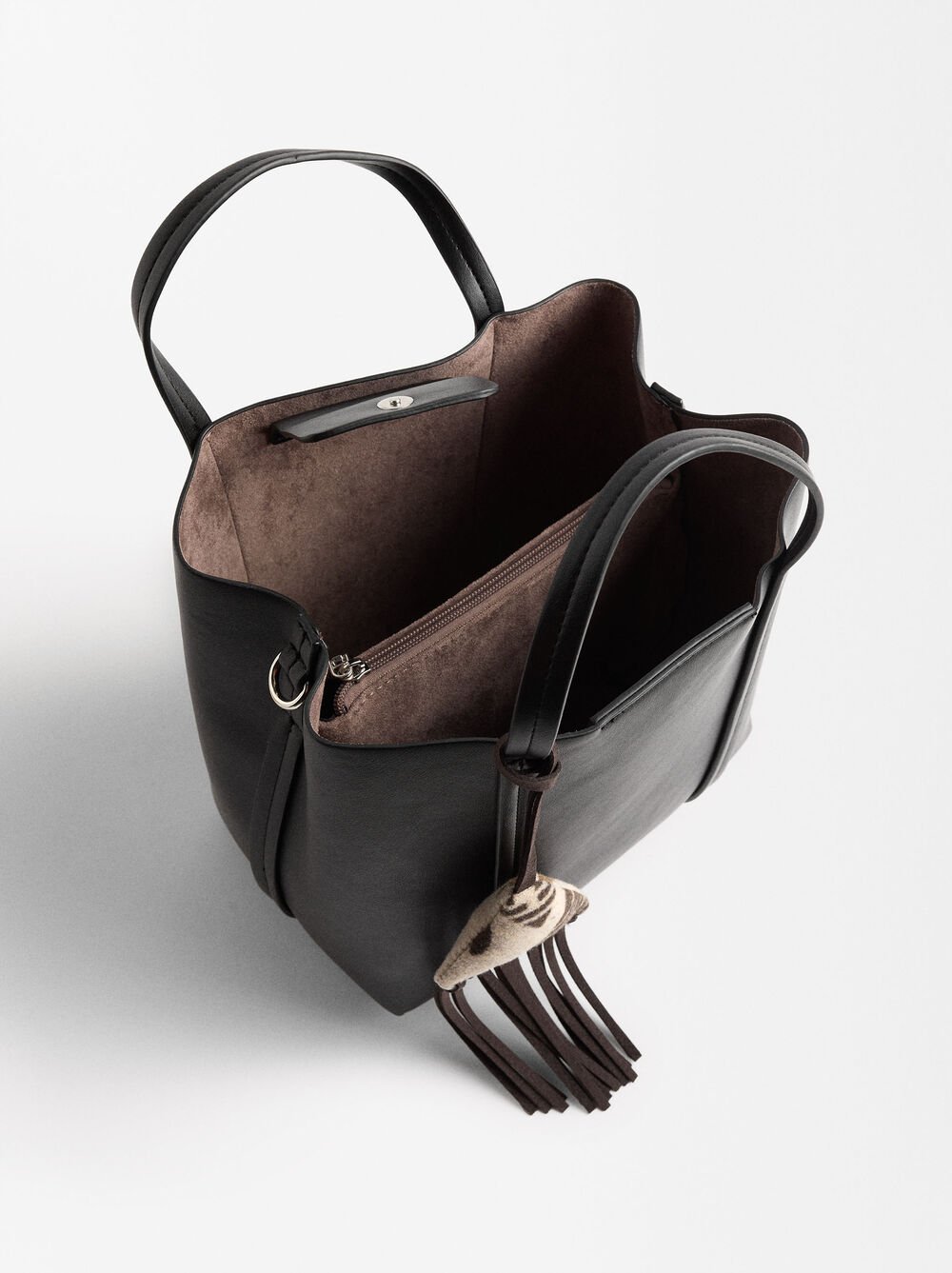 Tote bag with wool pendant
