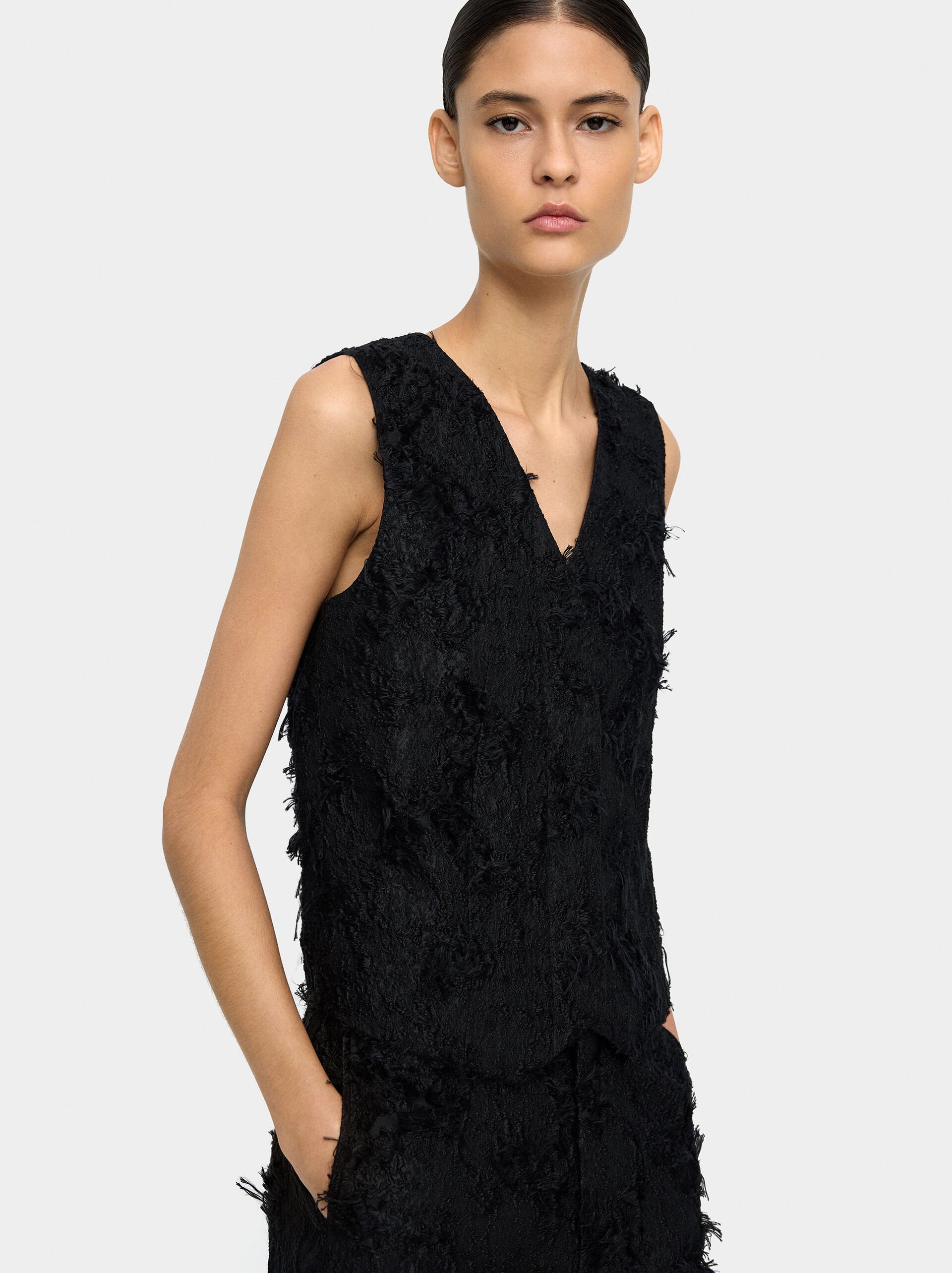 Jacquard vest image number 1.0