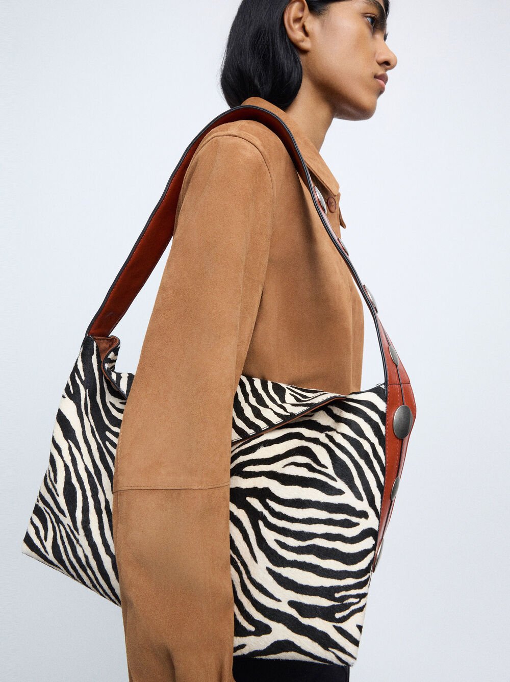 Schultertasche aus Leder