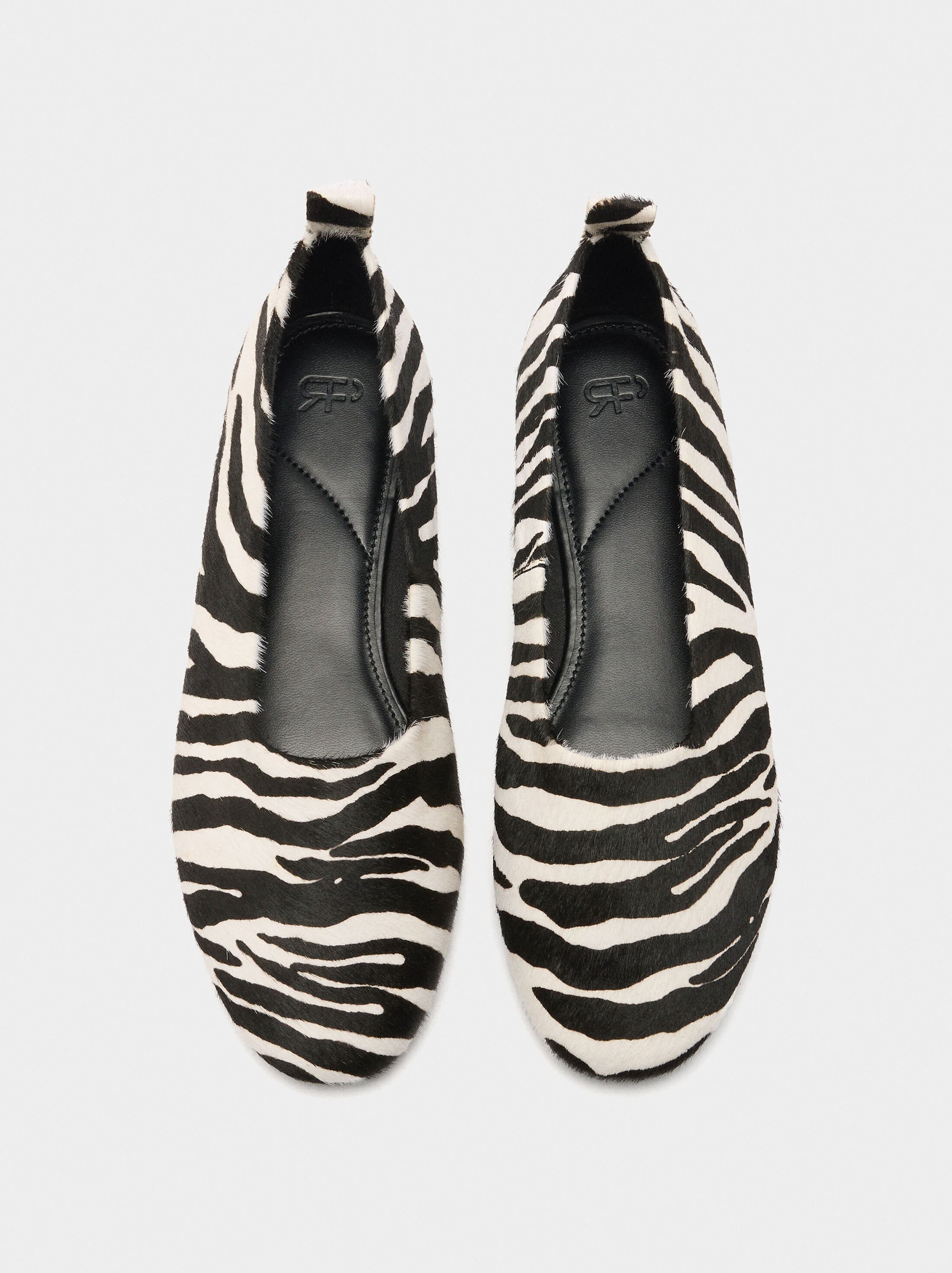 Leather printed ballet flats with animal print image number 0.0