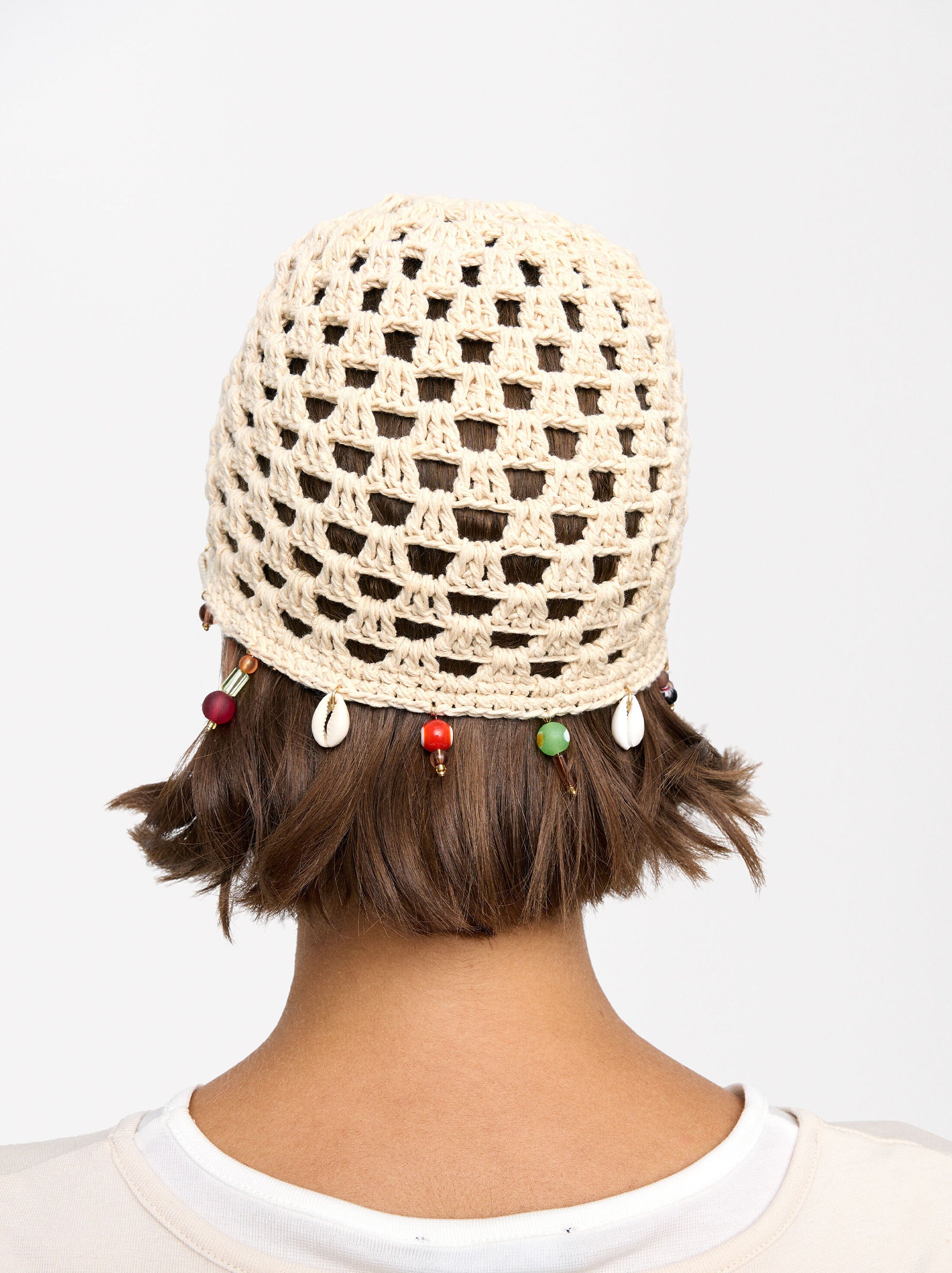Gorro de ganxet amb petxines image number 1.0