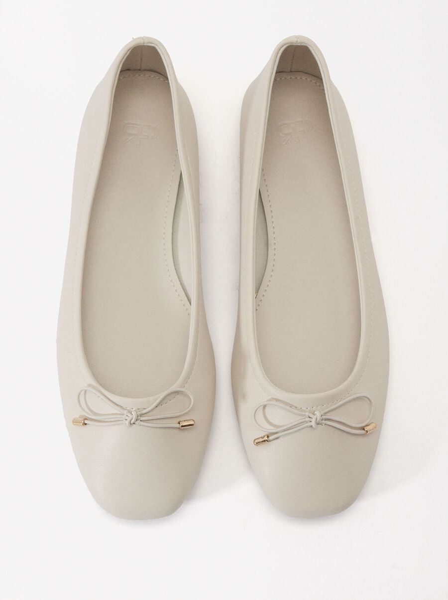 Ballerinas with bow