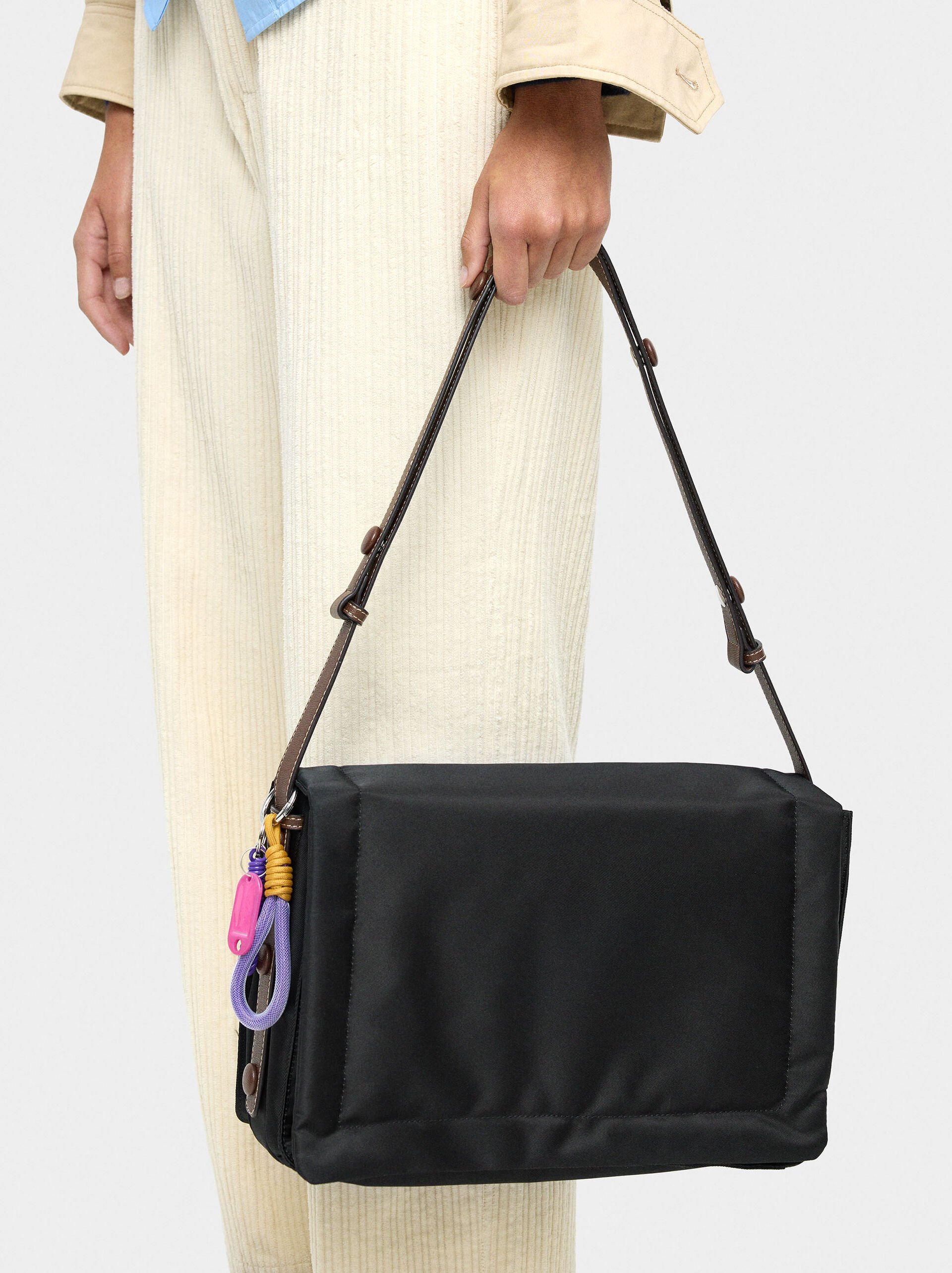 Bolso bandolera de nylon XL image number 1.0