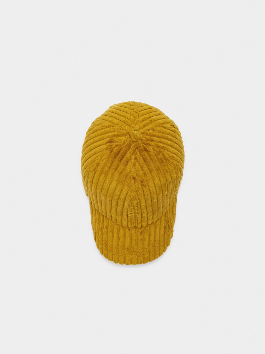 Gorra canalada de terciopelo
