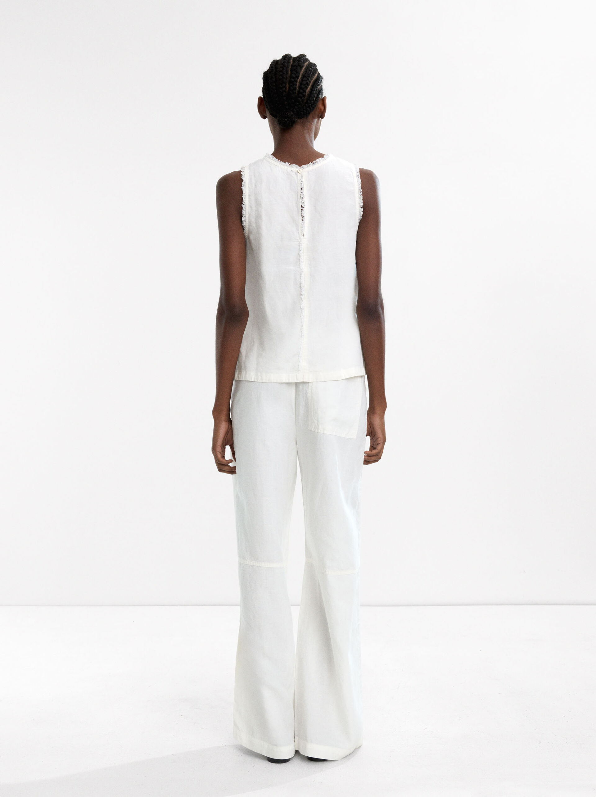 Trousers in a linen and lyocell blend image number 3.0