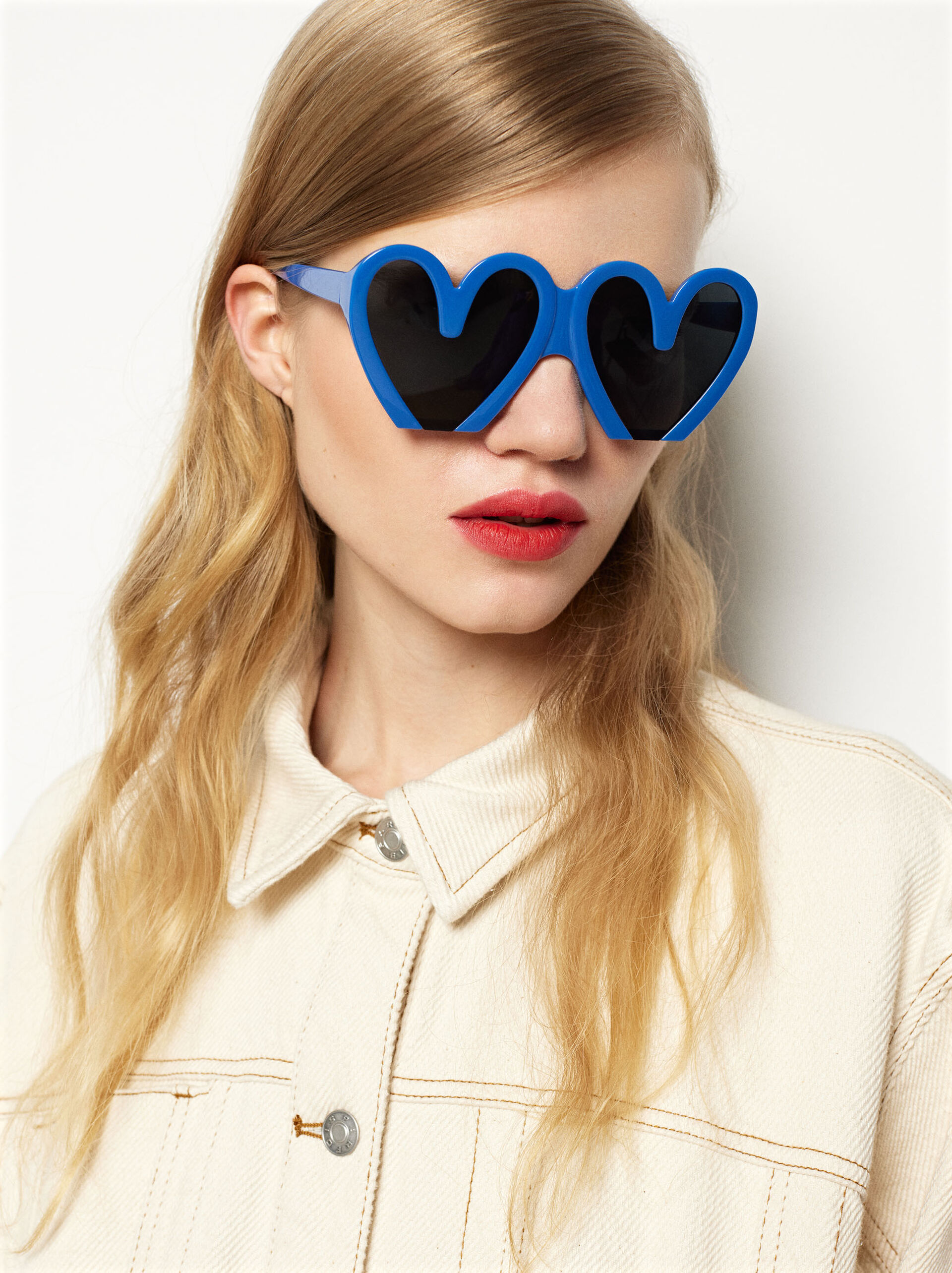 Online Exclusive - Heart Sunglasses image number 2.0