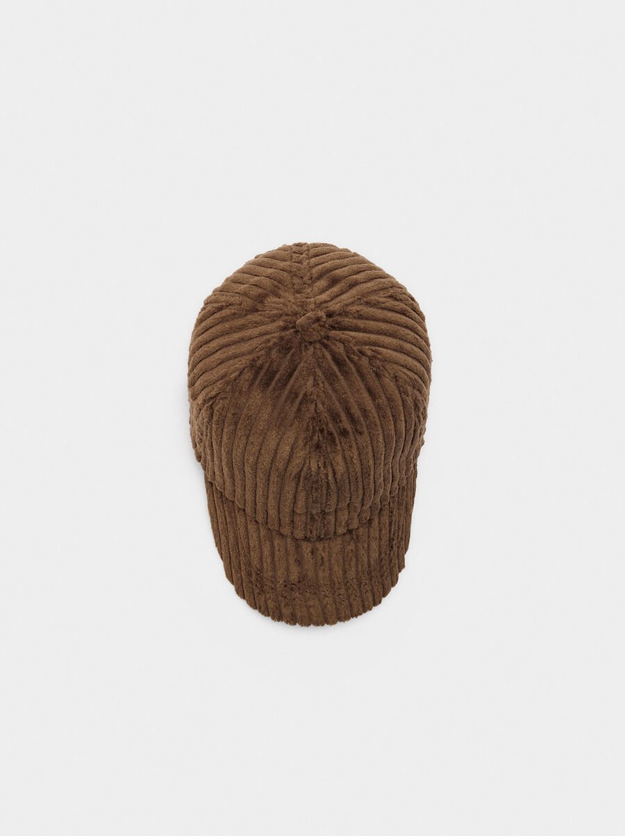 Gorra canalada de terciopelo