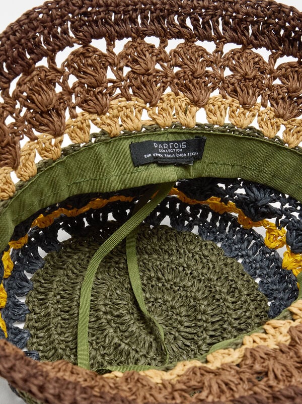 Multicolored bucket hat with straw effect