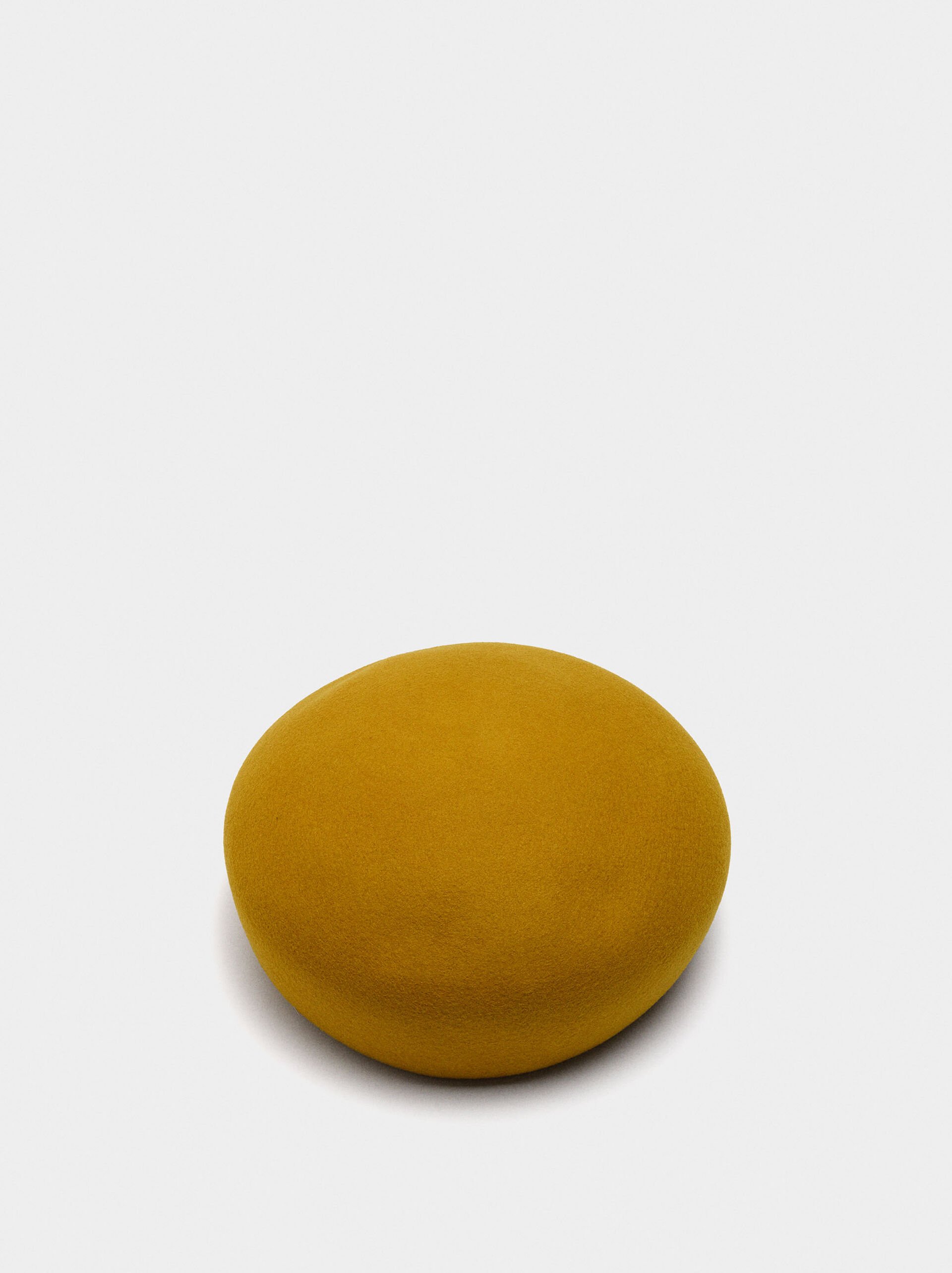 Wool beret image number 2.0