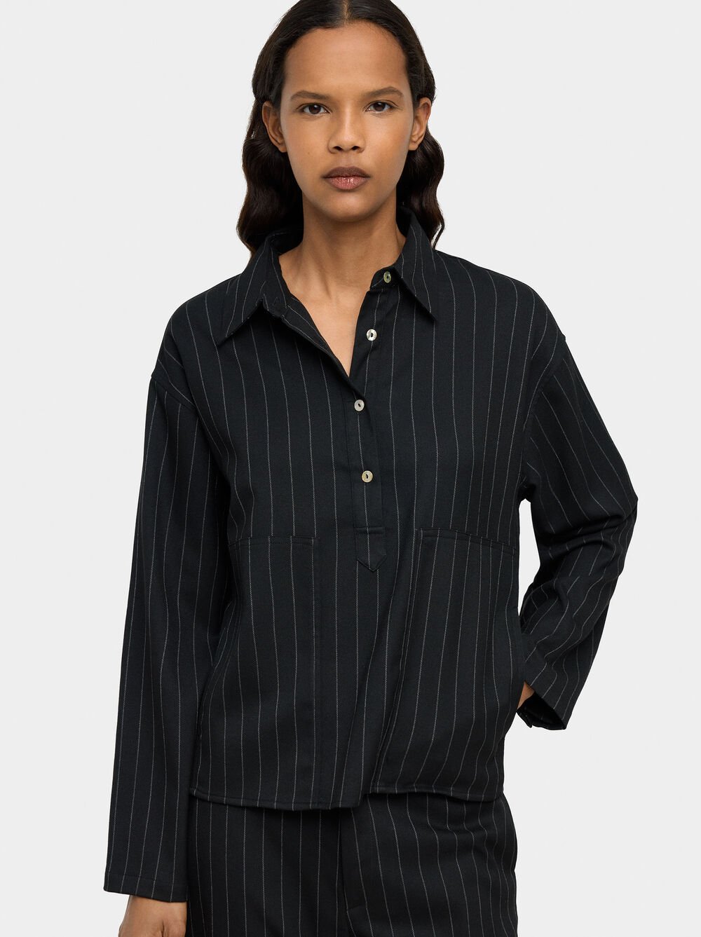 Shirt with pinstripe