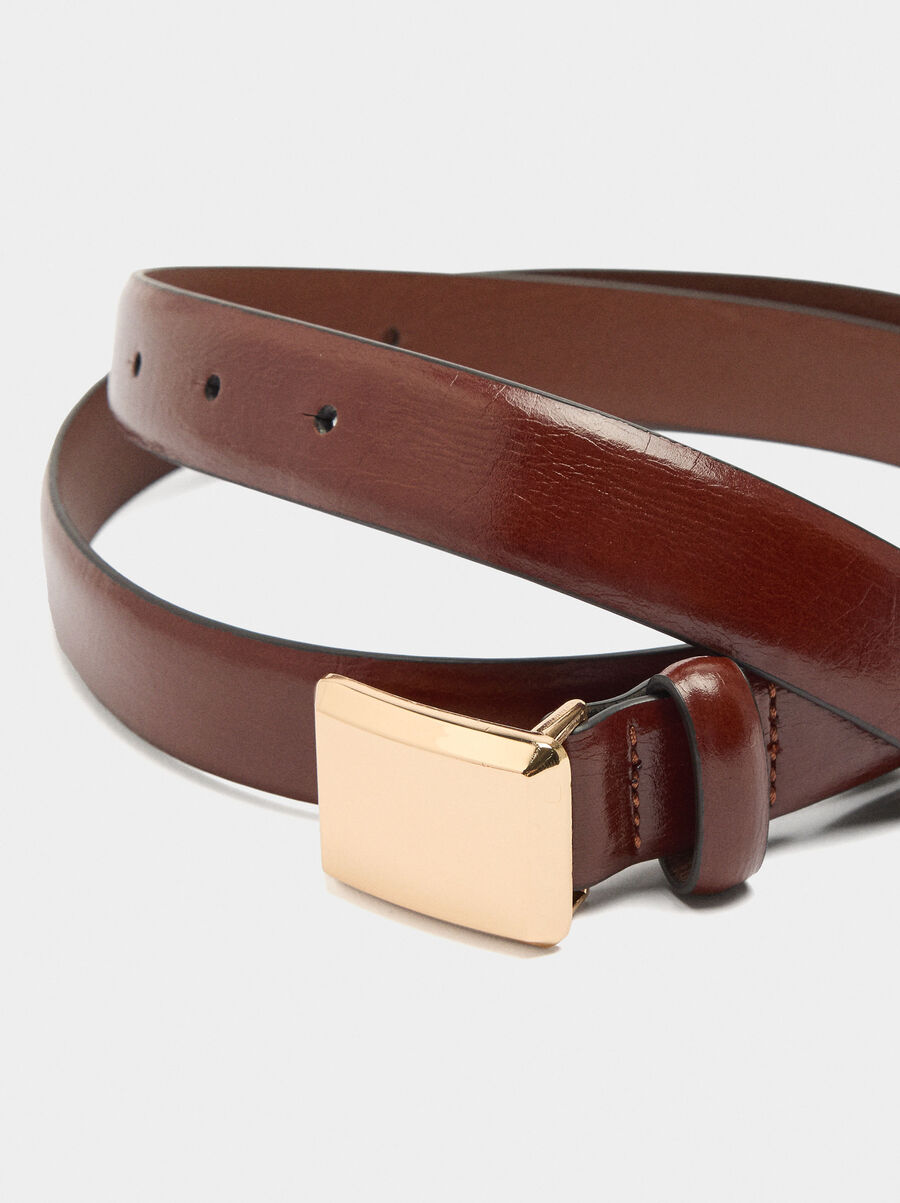 Belt with rectangular buckle