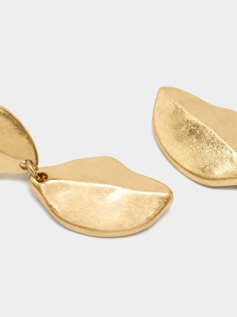 Long earrings leaves