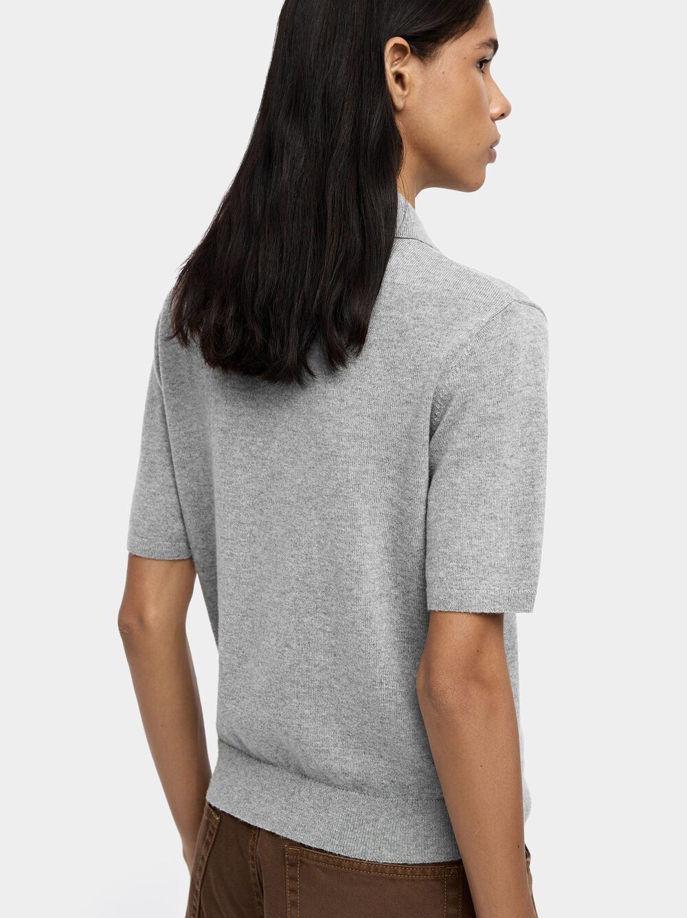 Short-sleeved knit top