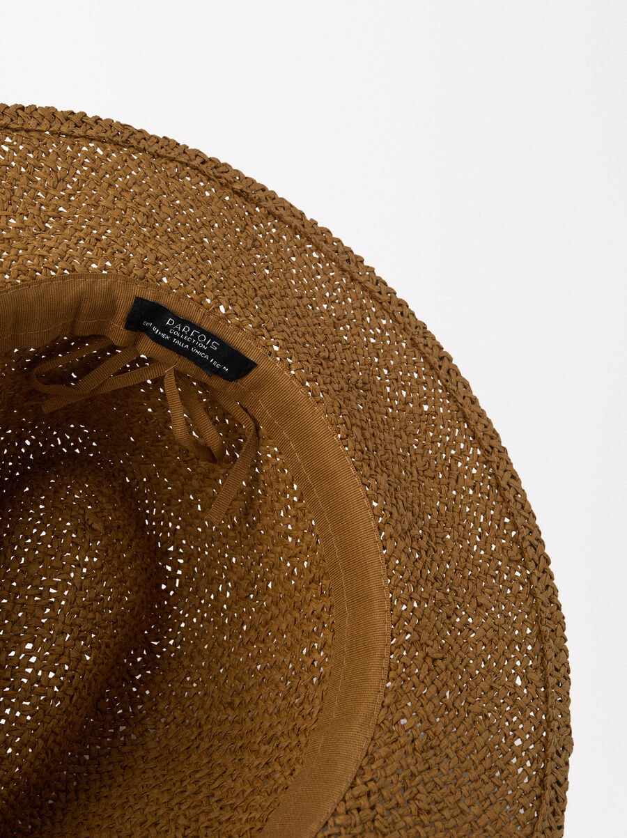 Straw-effect hat
