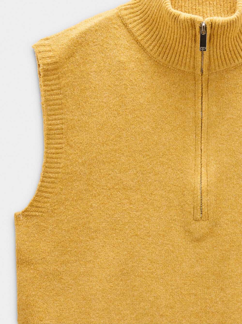 Knit vest with zipper closure