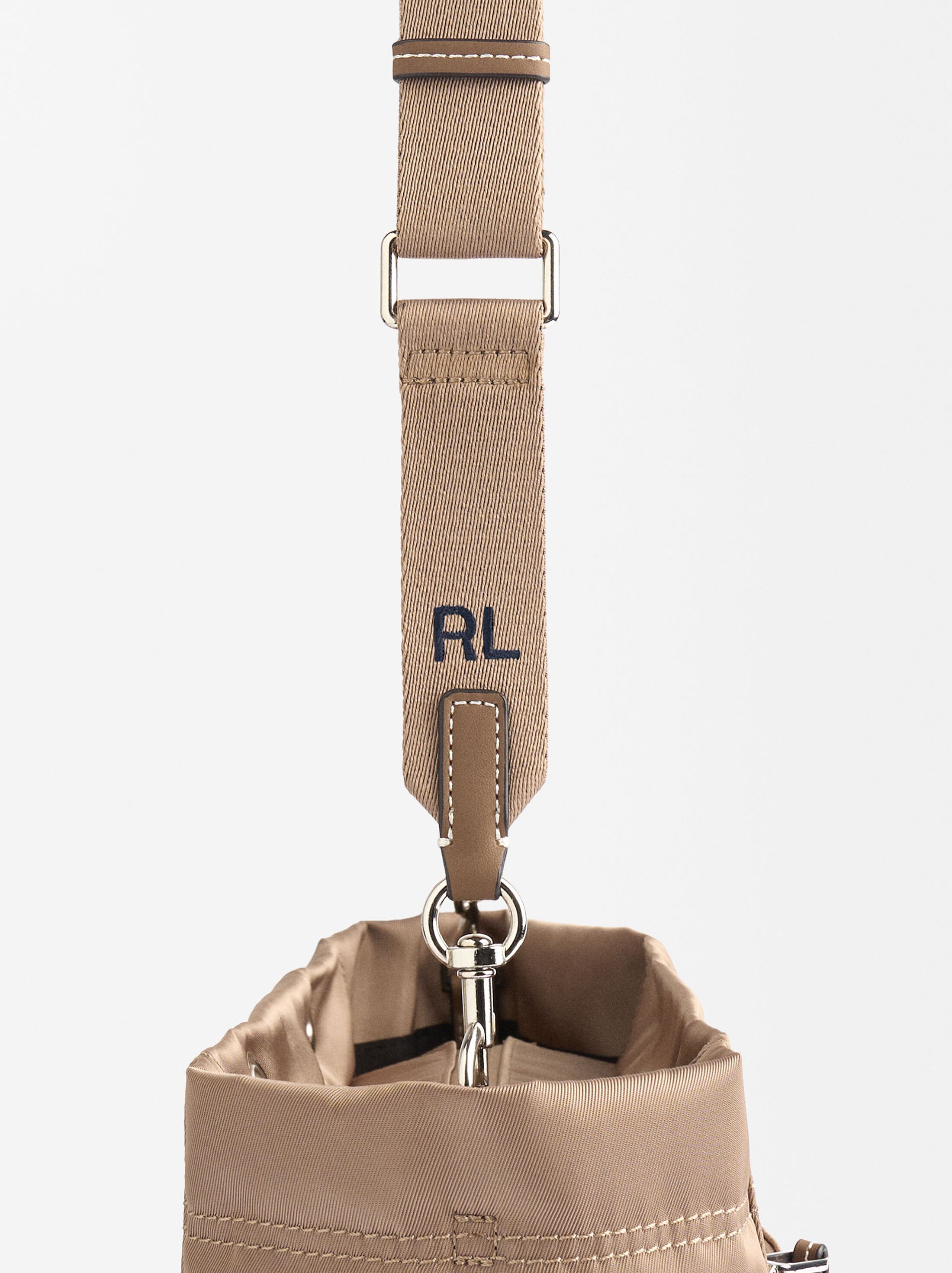 Bolso shopper de nylon  image number 4.0