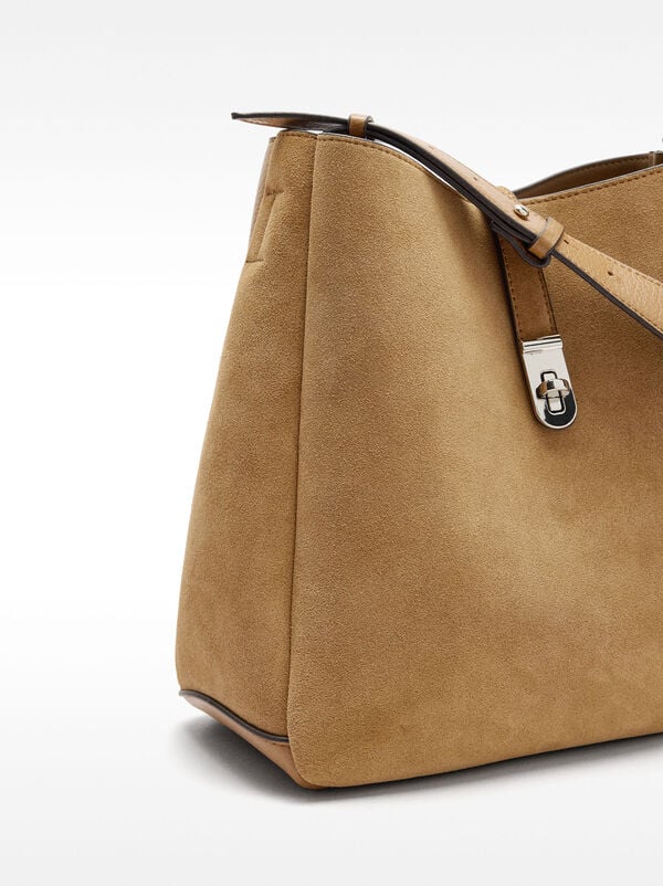 Shoulder bag with leather