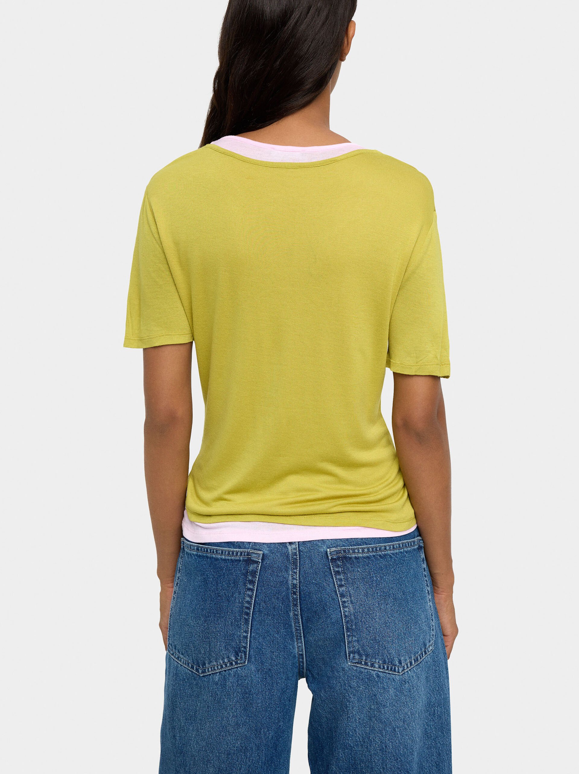 Bicolor T-Shirt image number 3.0