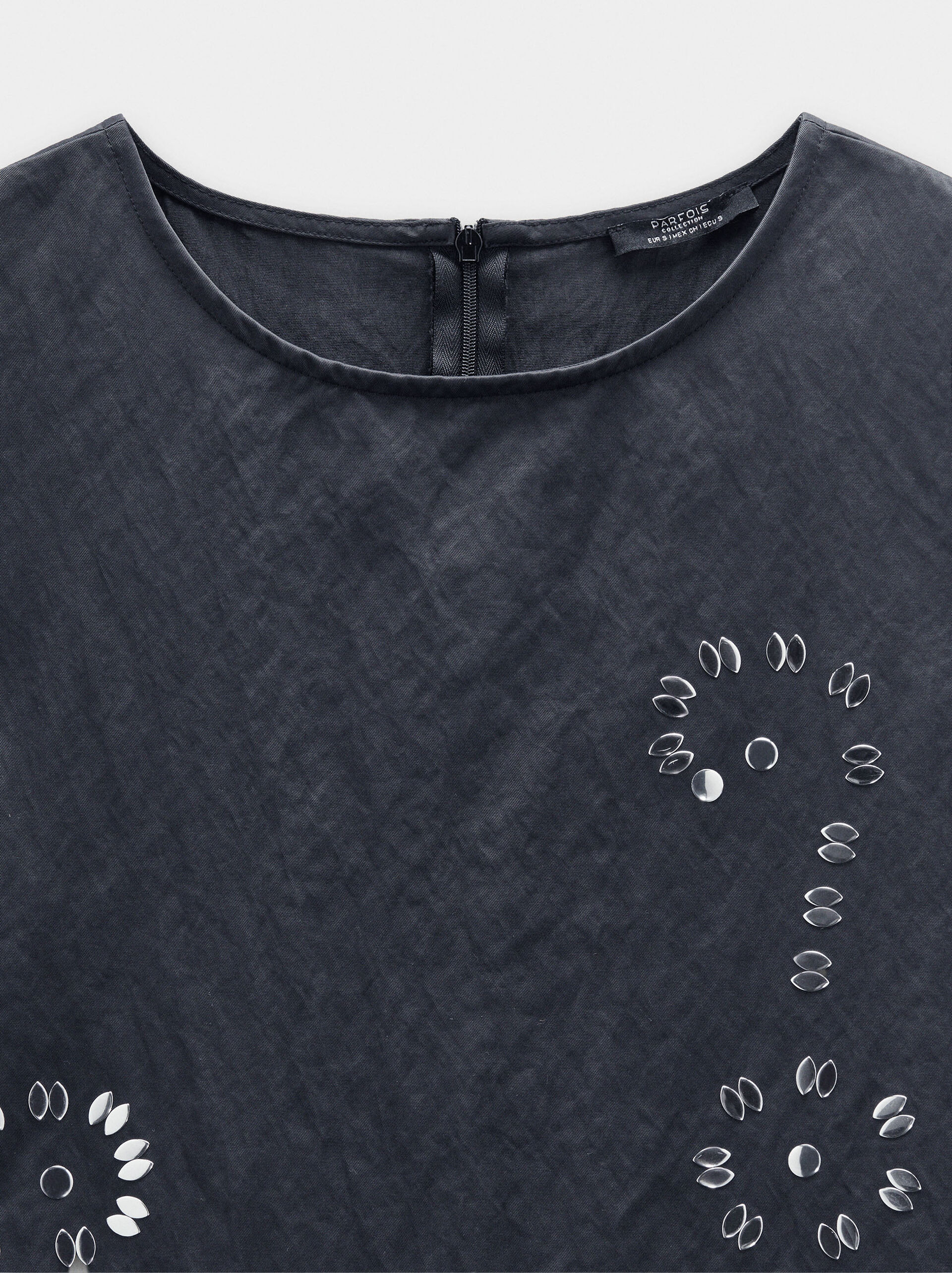 Short dress shiny details image number 5.0