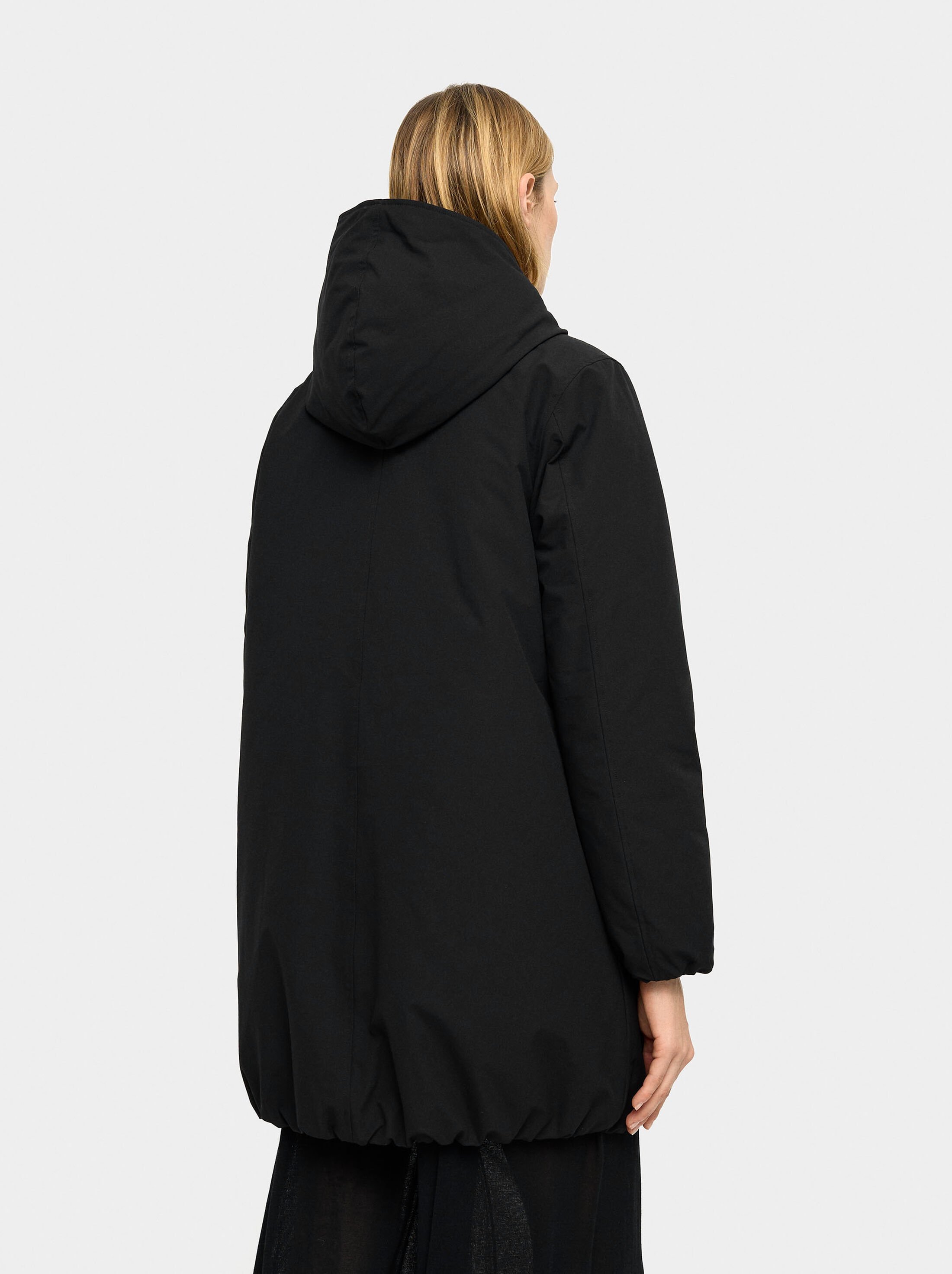 Chaqueta acolchada amb caputxa image number 3.0