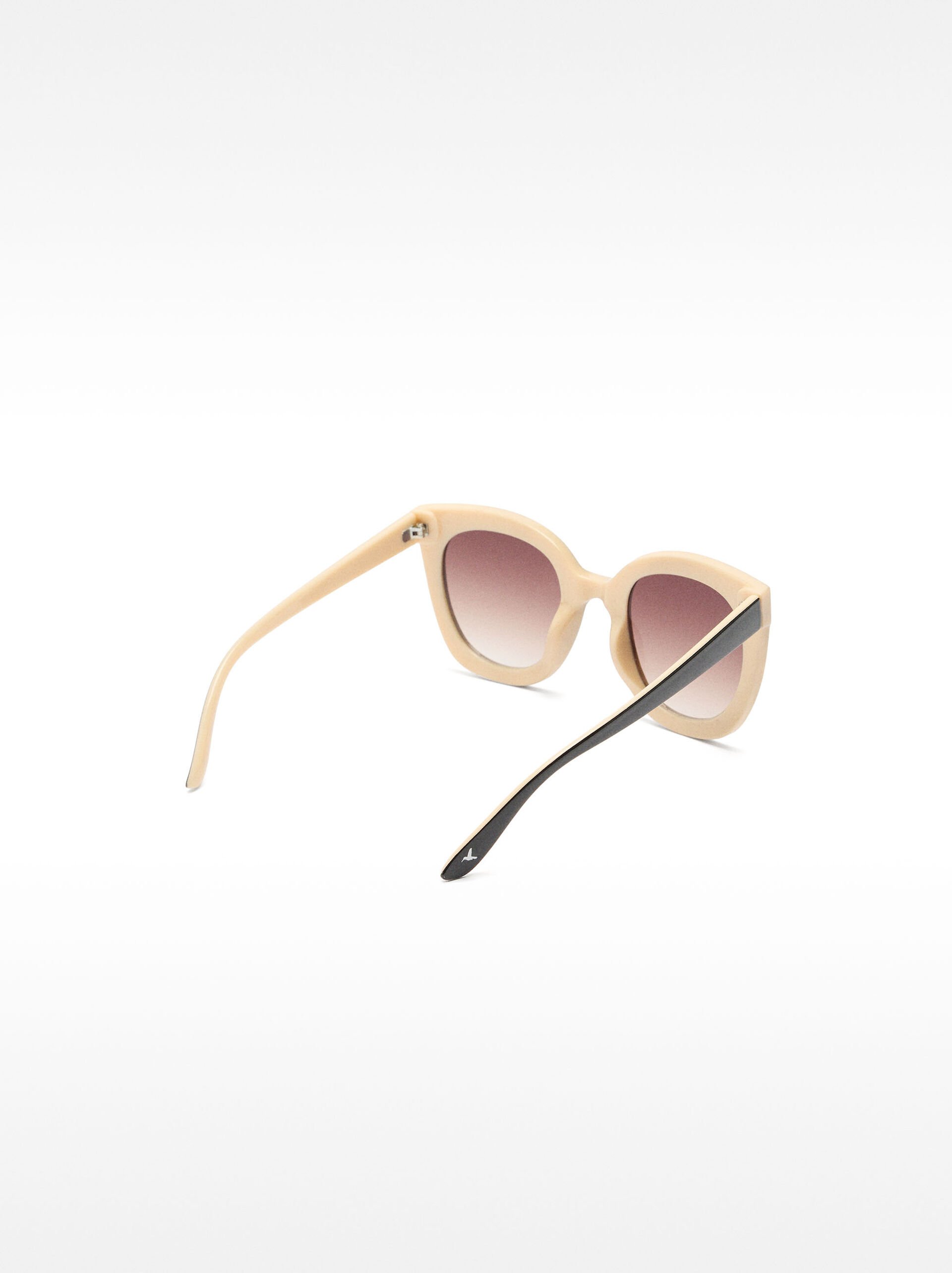 Square sunglasses image number 1.0