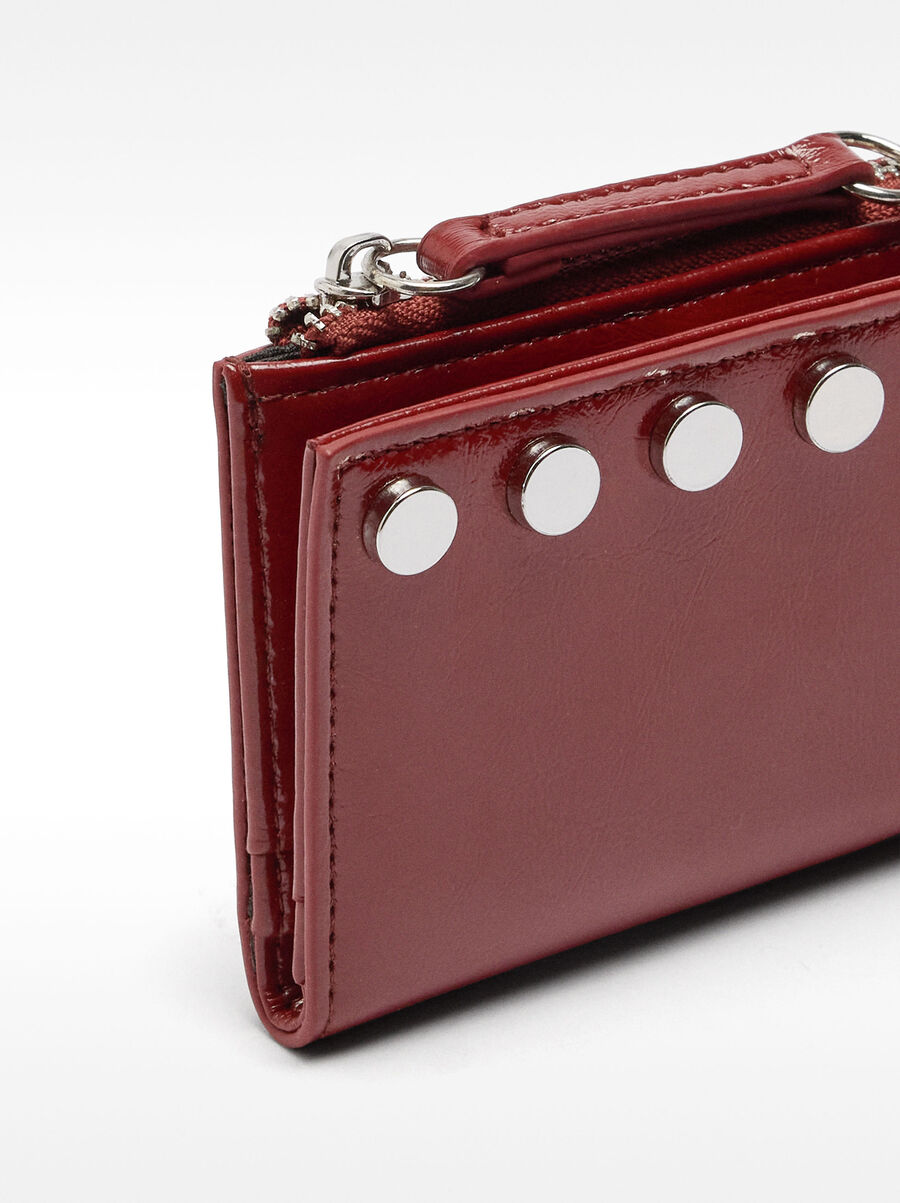 Coin purse with studs