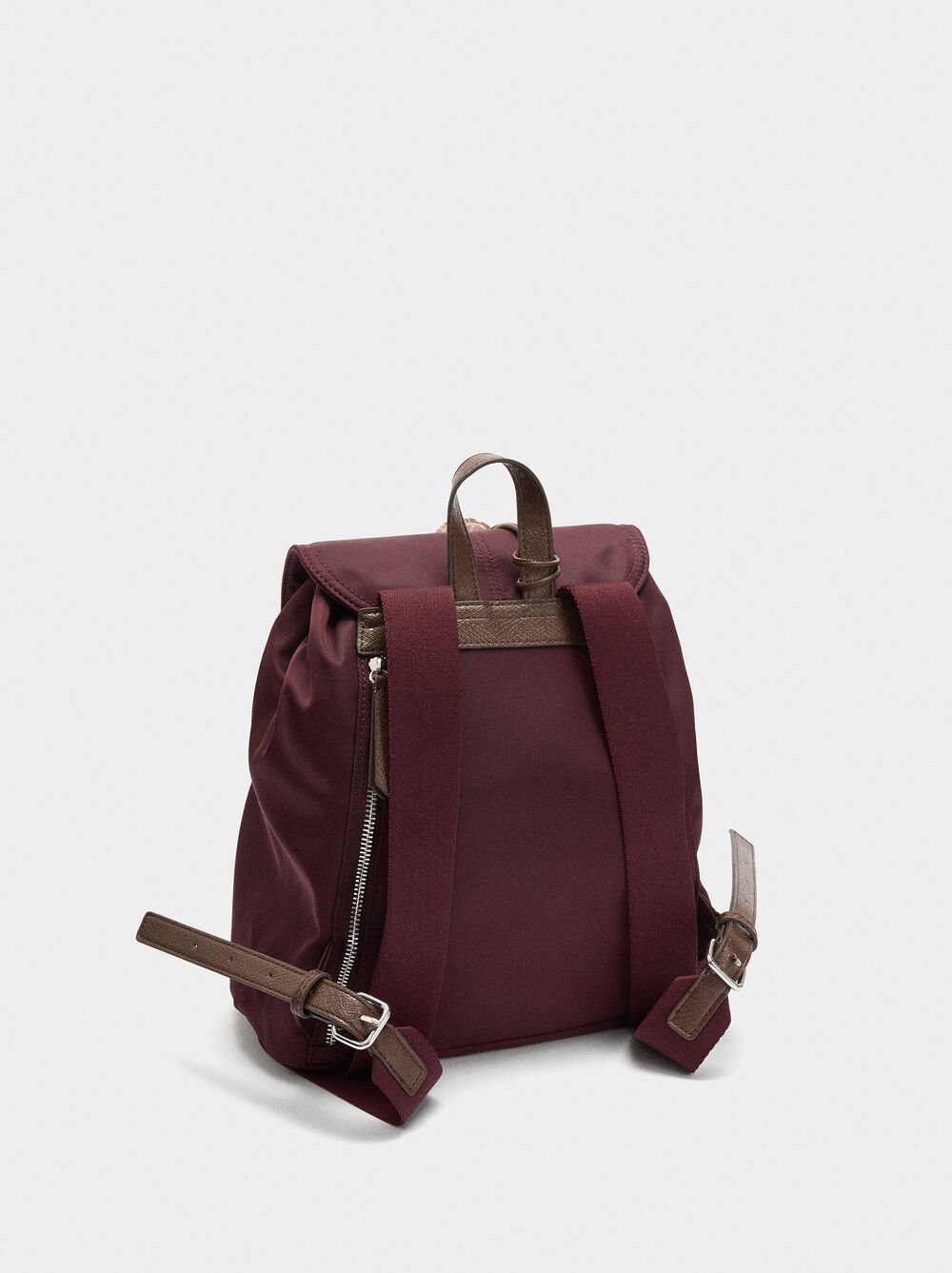 Mochila de nylon con colgante