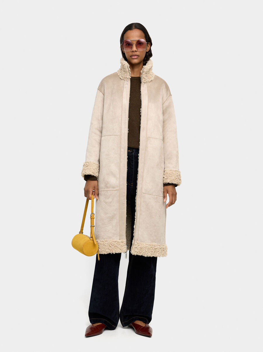 Abrigo largo efecto piel reversible