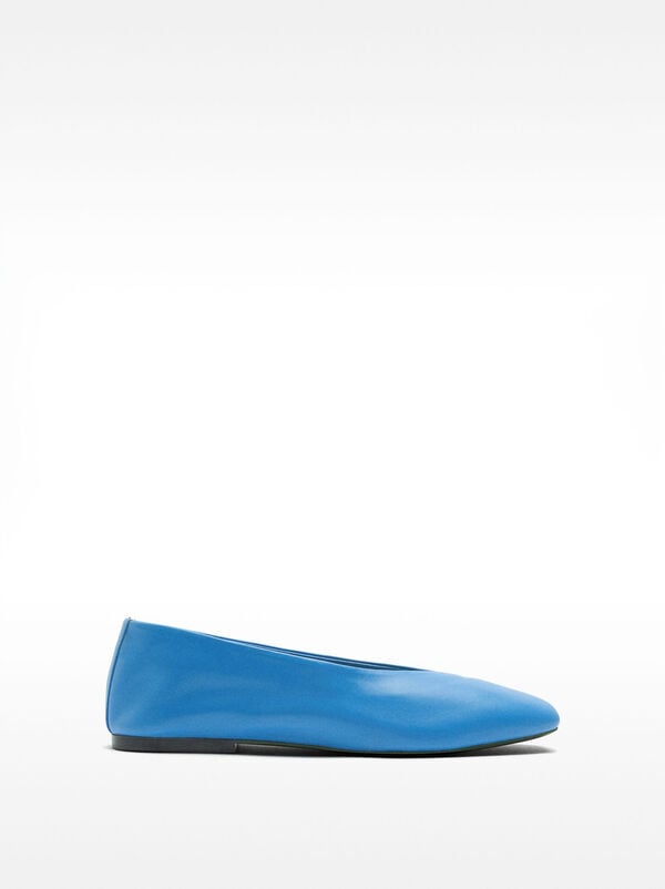 Plain leather ballet flats