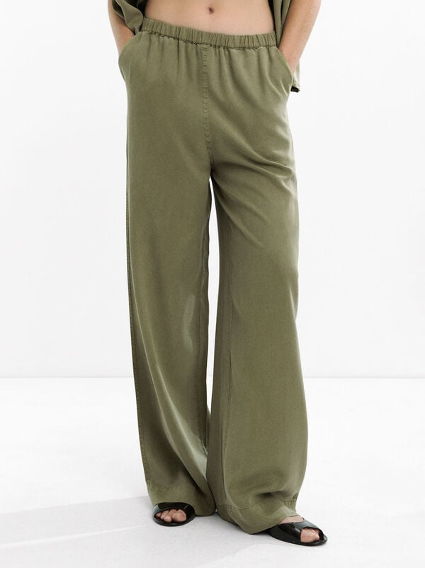 Fließende hose mit elastischer Taille